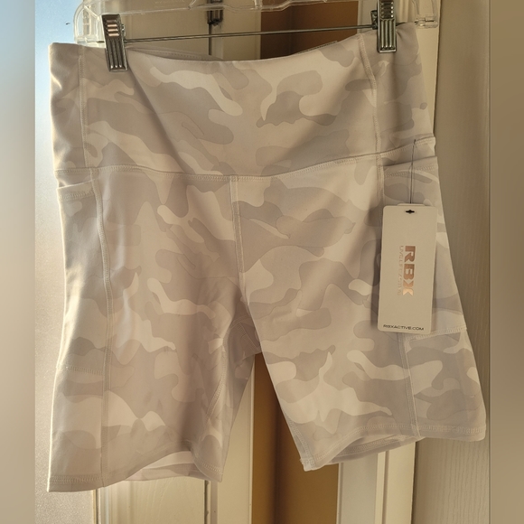 NWT- RBX ACTIVE SHORTS - Picture 3 of 4